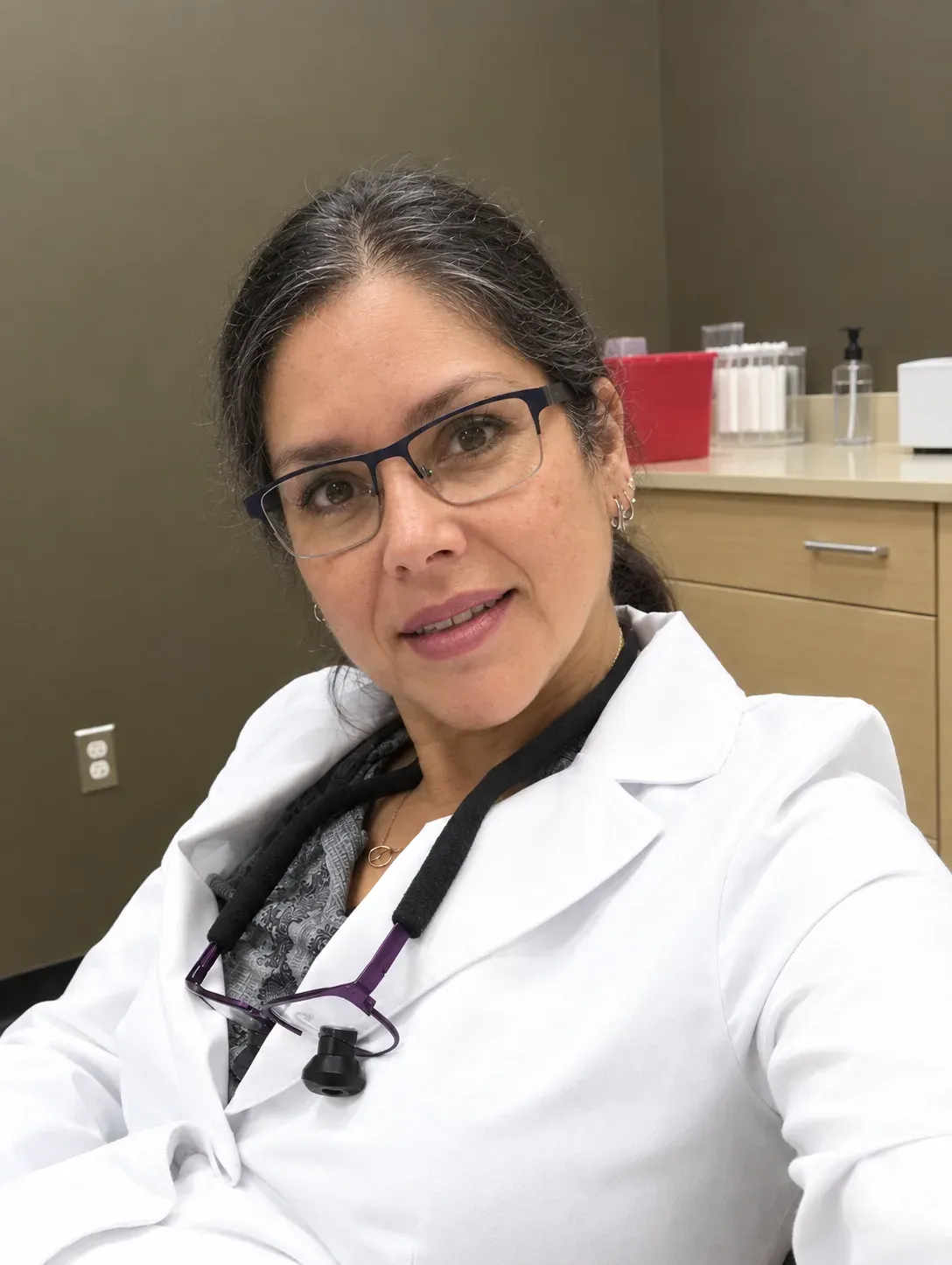 Dr. Viviana Ojeda, DDS, Columbia Dentures and Implants